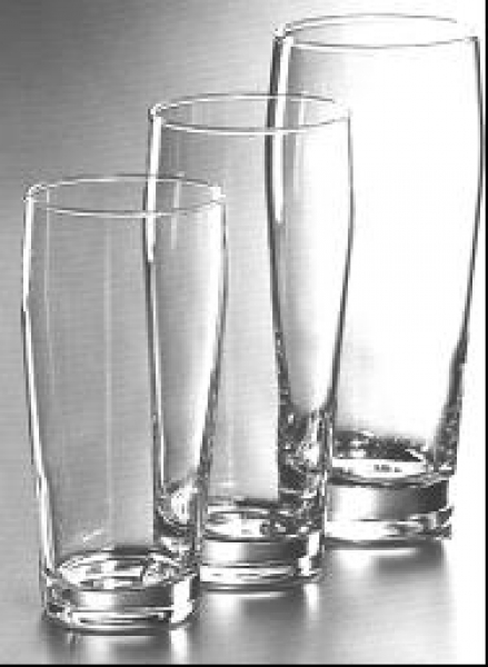 12 Willi Becher geeicht /-/0,5 18,5 cm